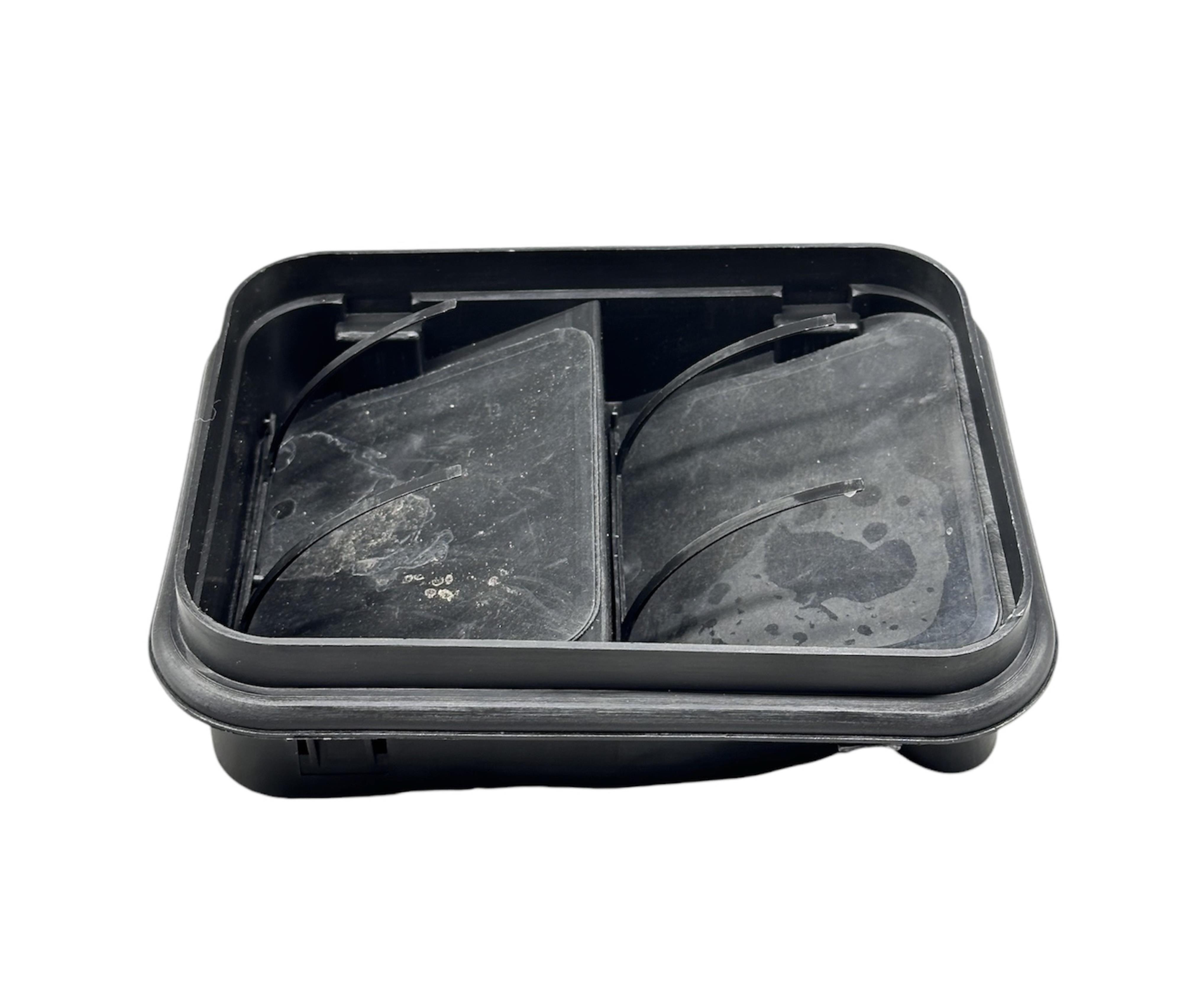 Nıssan Bakalit Havalandırma Qashqai 07-12 Arka Çamurluk PLASTİK AKSAM