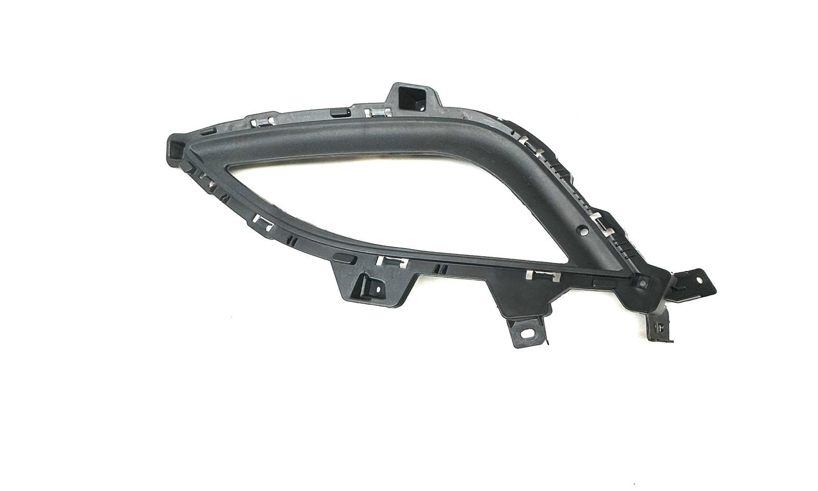 Hyundaı Kapak Lamba Sis İ30 12-14 Sağ (Sisli) KAPORTA